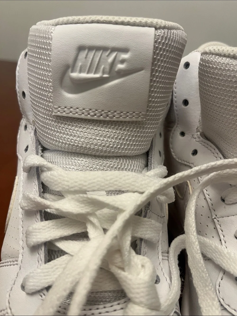 Nike Court Borough Mid Triple White Sz 8